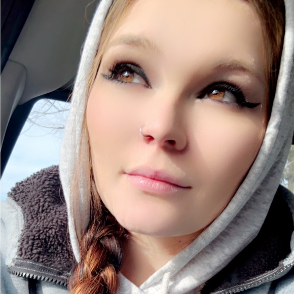 Meet your Posher, Shayla - Picture 1 of 1